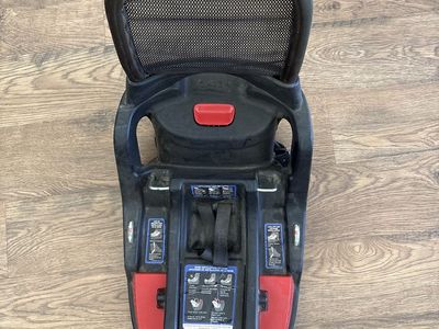 Britax B-Safe 35 Infant Car Seat Base Black/Red Click & Go System