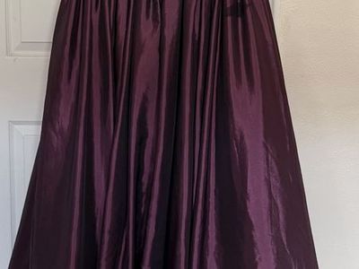 Elegant Plum Formal Dress with Floral Embellishments - Size M/L