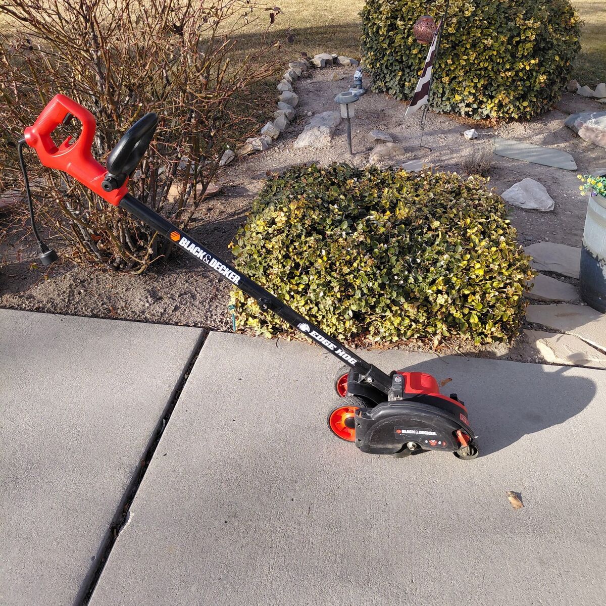 Black and Decker corded edger Edgehog