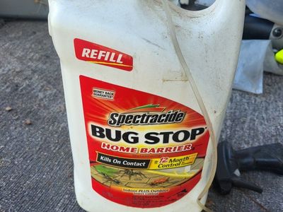 Spectracide Bug Stop Home Barrier Insect Killer Refill Container