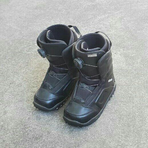 Boys Atlantis Boa Snowboard Boots Size 4 Mondo 23