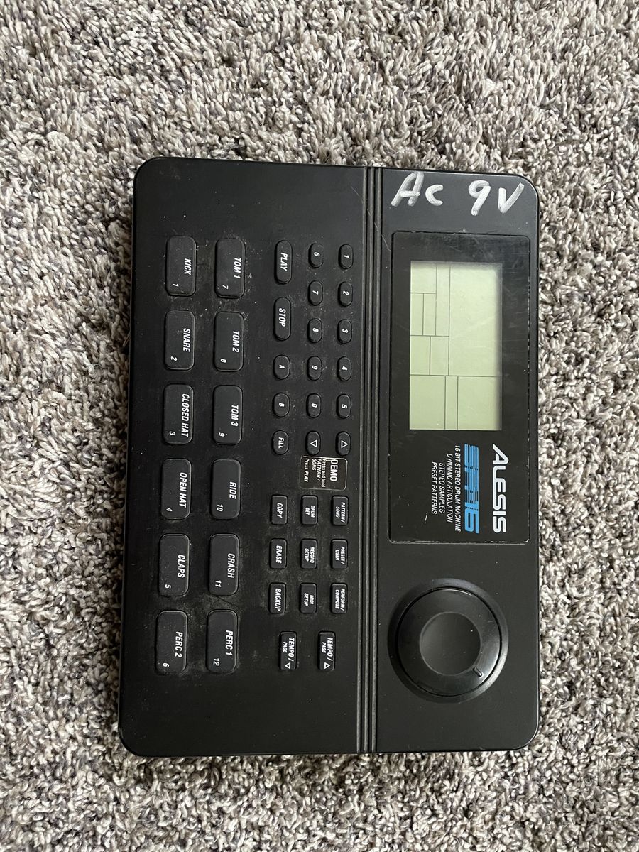 Alesis SR-16 Drum Machine