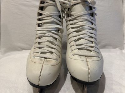 Hespeller senior women’s size 10 white figure skates