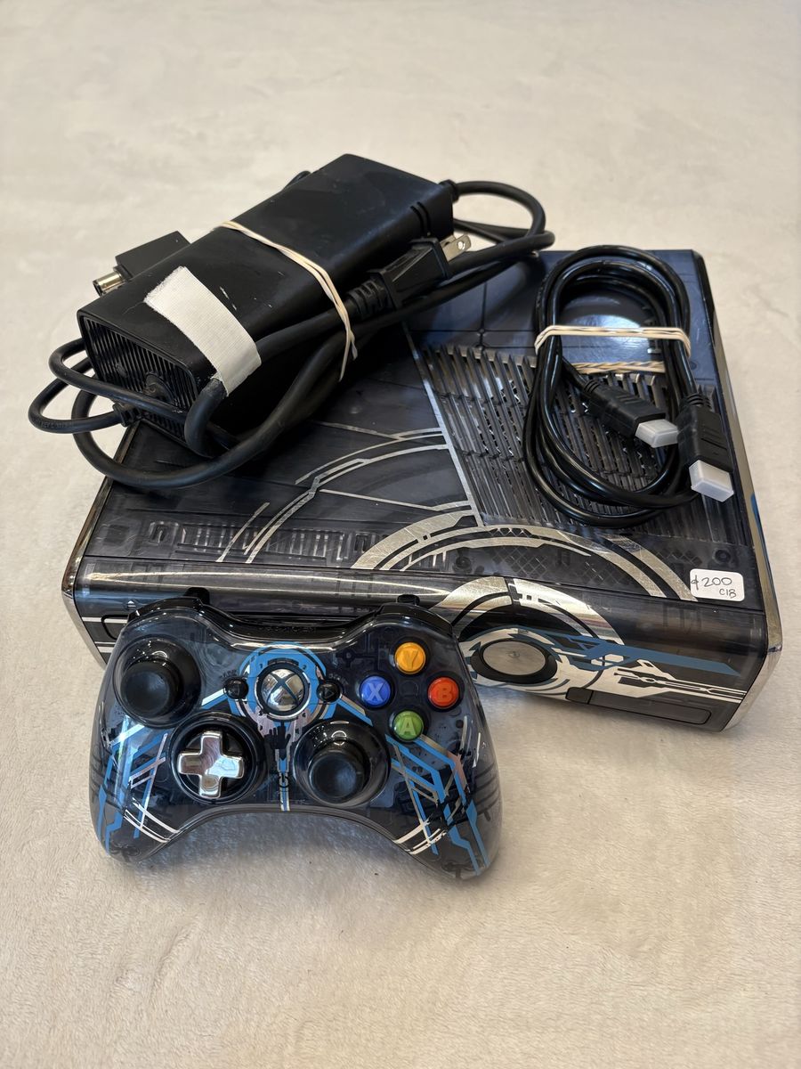 Xbox 360 S - Halo Edition