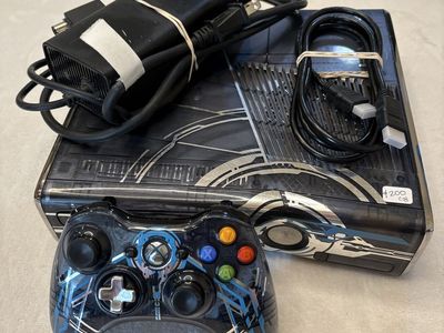 Xbox 360 S - Halo Edition