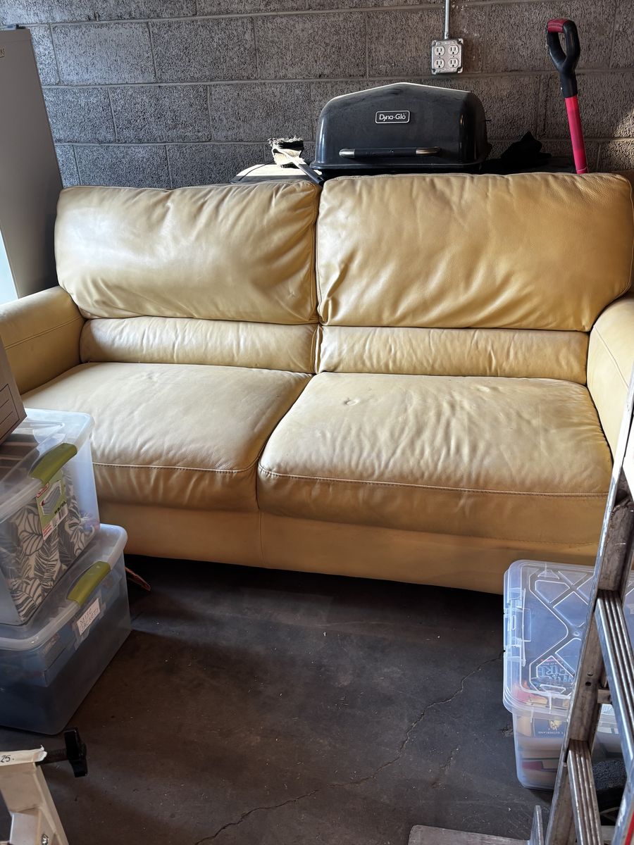 Natuzzi Leather Loveseat - Modern and Comfortable Two Cushion Loveseat