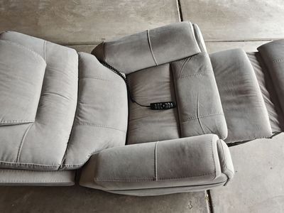 Zero Gravity Lift Chair Recliner by Mega Motion