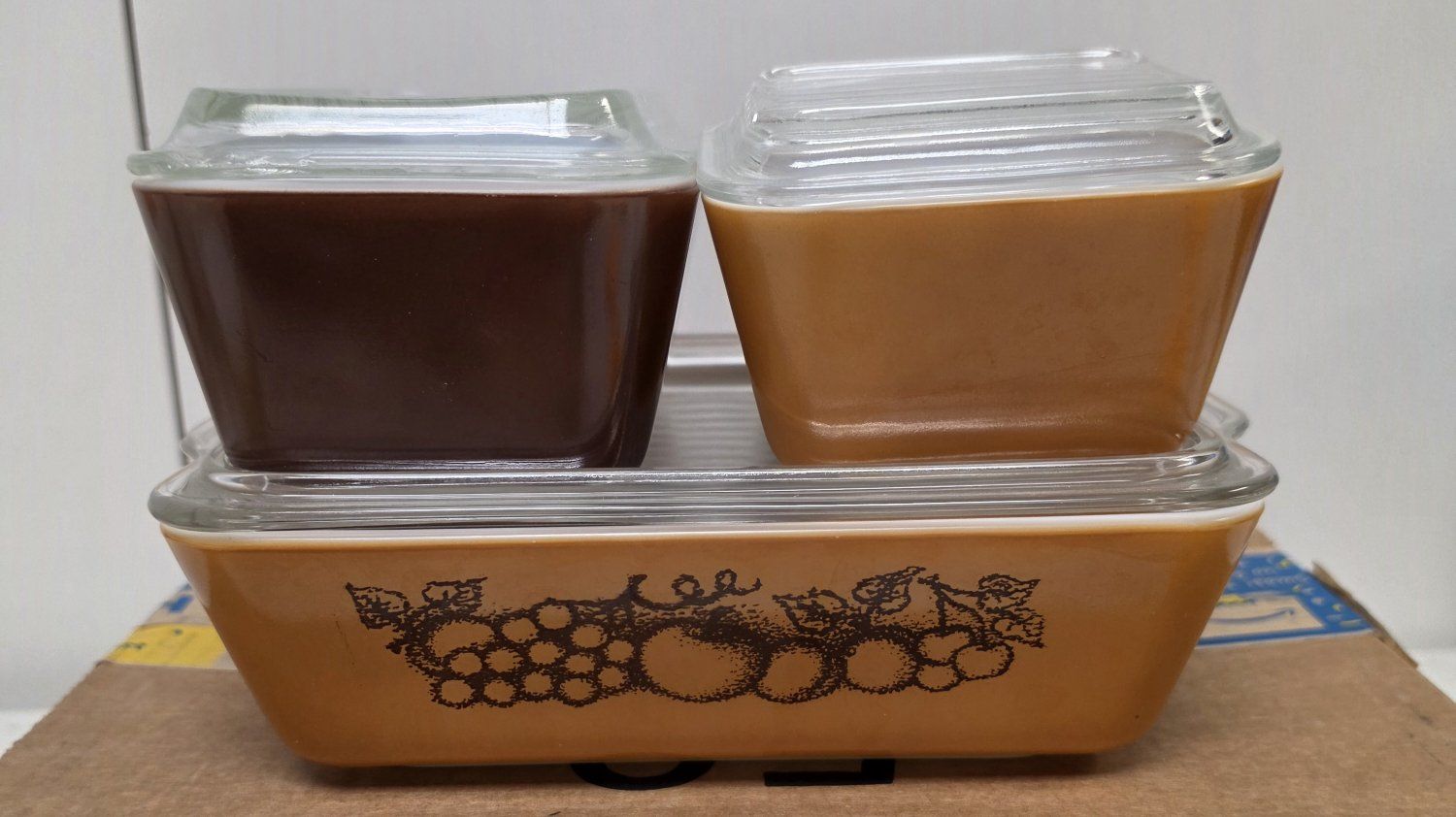 Vintage Pyrex Old Orchard Refrigerator Set