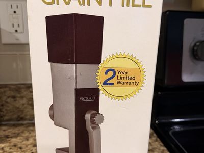 VICTORIO Grain Mill - Manual Hand Crank Grinder