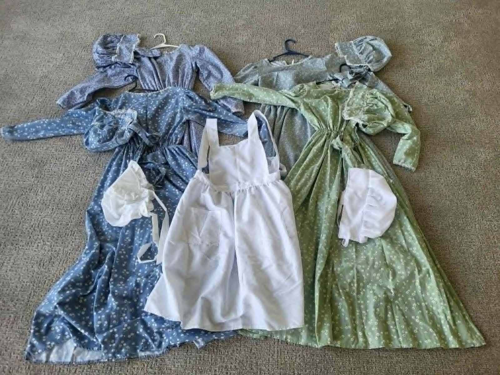 Pioneer TREK-type Dresses With Bonnets Size Small S