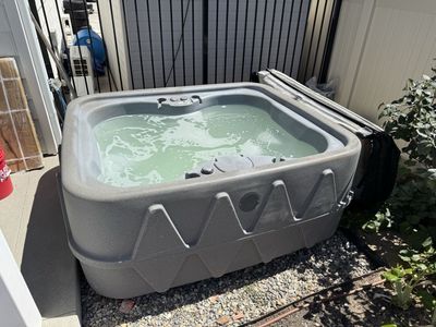 Hot Tub - 4 person