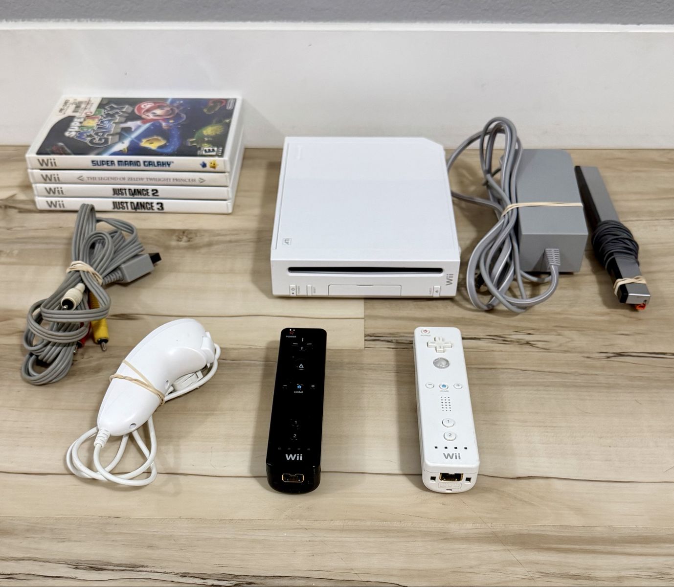 Wii Console 4-Game Bundle