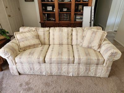 Couch in good condition Smoke free