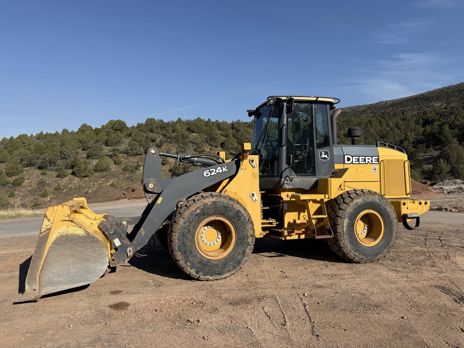 2011  John Deere 624K