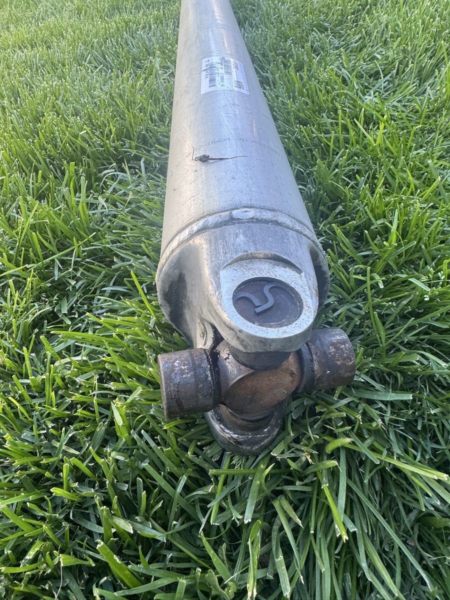 DRIVESHAFT CHEVROLET EXPRESS AND GMC SAVANNA 2002-2008