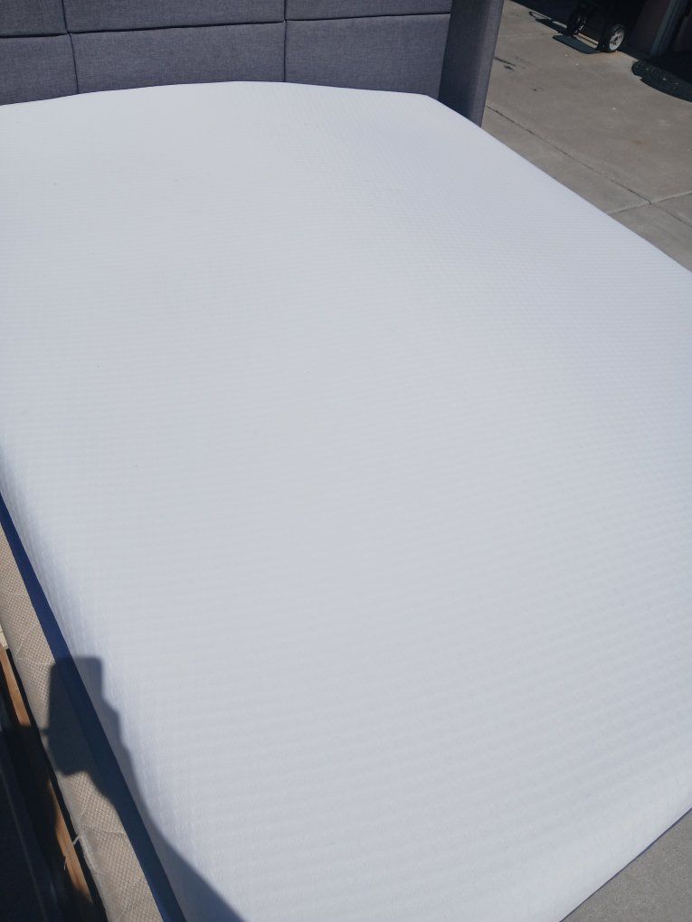 California King Sized Matress and box springs with King Sized Gray Upholstered Platform Bed Frame and Headboard