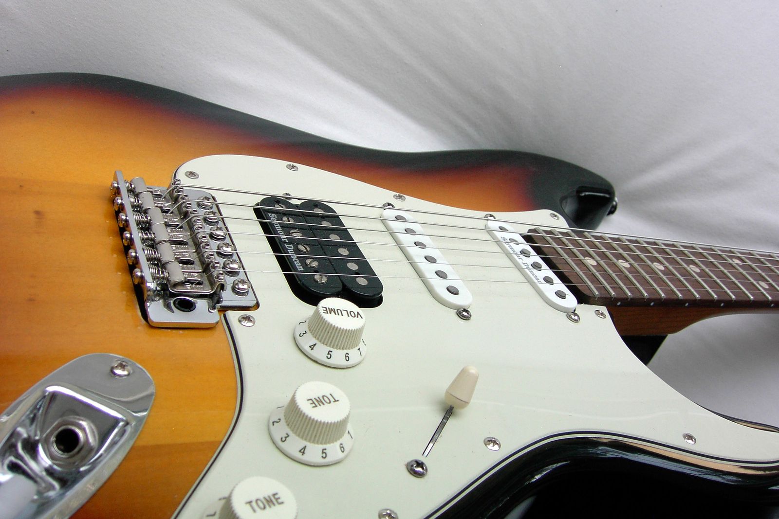  FLOW STRATOCASTER Relic Sunburst /Warmoth Roasted Reverse Headstock Neck /Seymour Duncan and Fender Pickups /