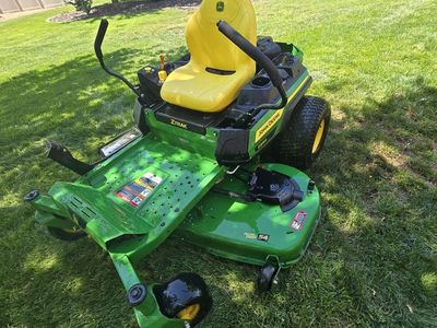 John Deere Z325 E Zero Turn Mower