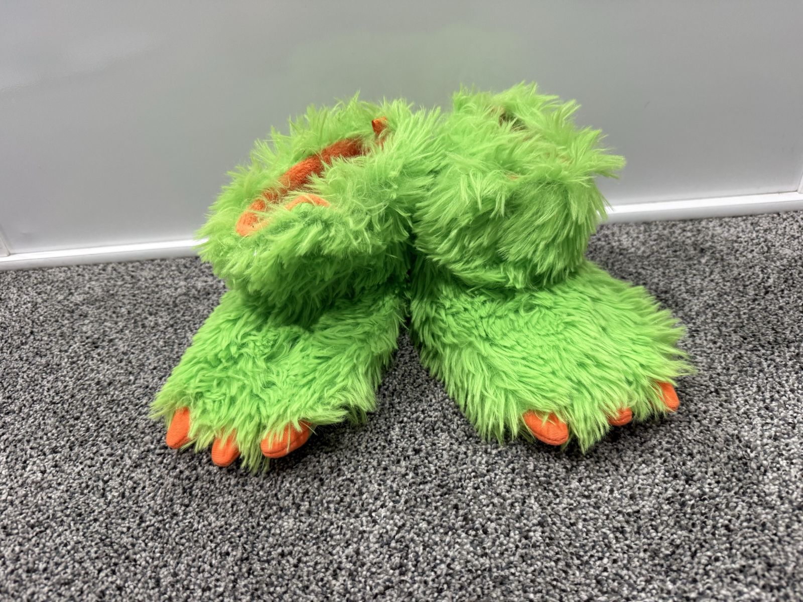 Green Fuzzy Monster Claw Slippers with Orange Toes toddler size 9-10