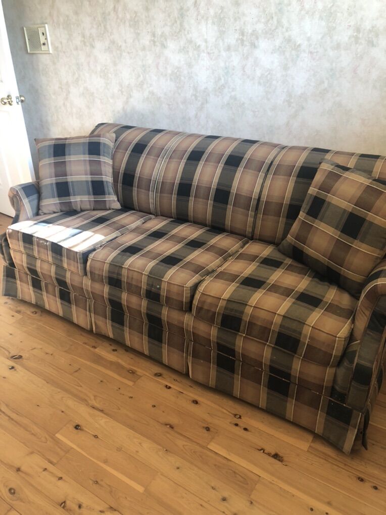 Couch With Hide A Bed