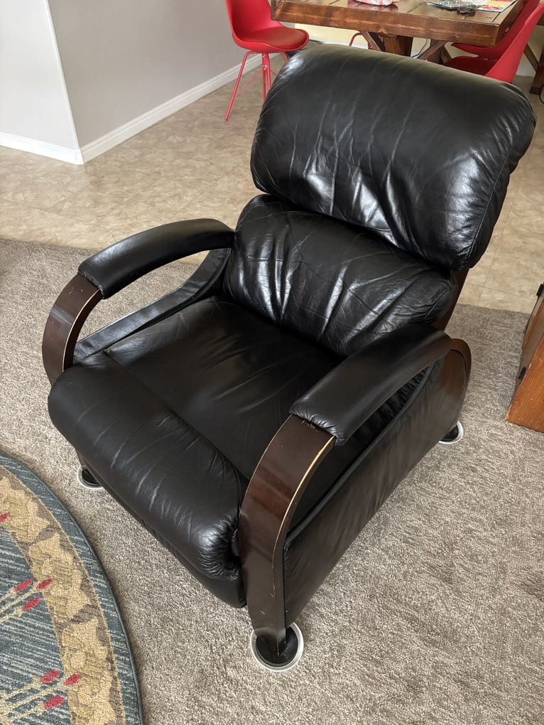 Lazy Boy Black Leather recliner