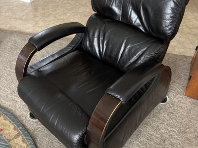 Lazy Boy Black Leather recliner