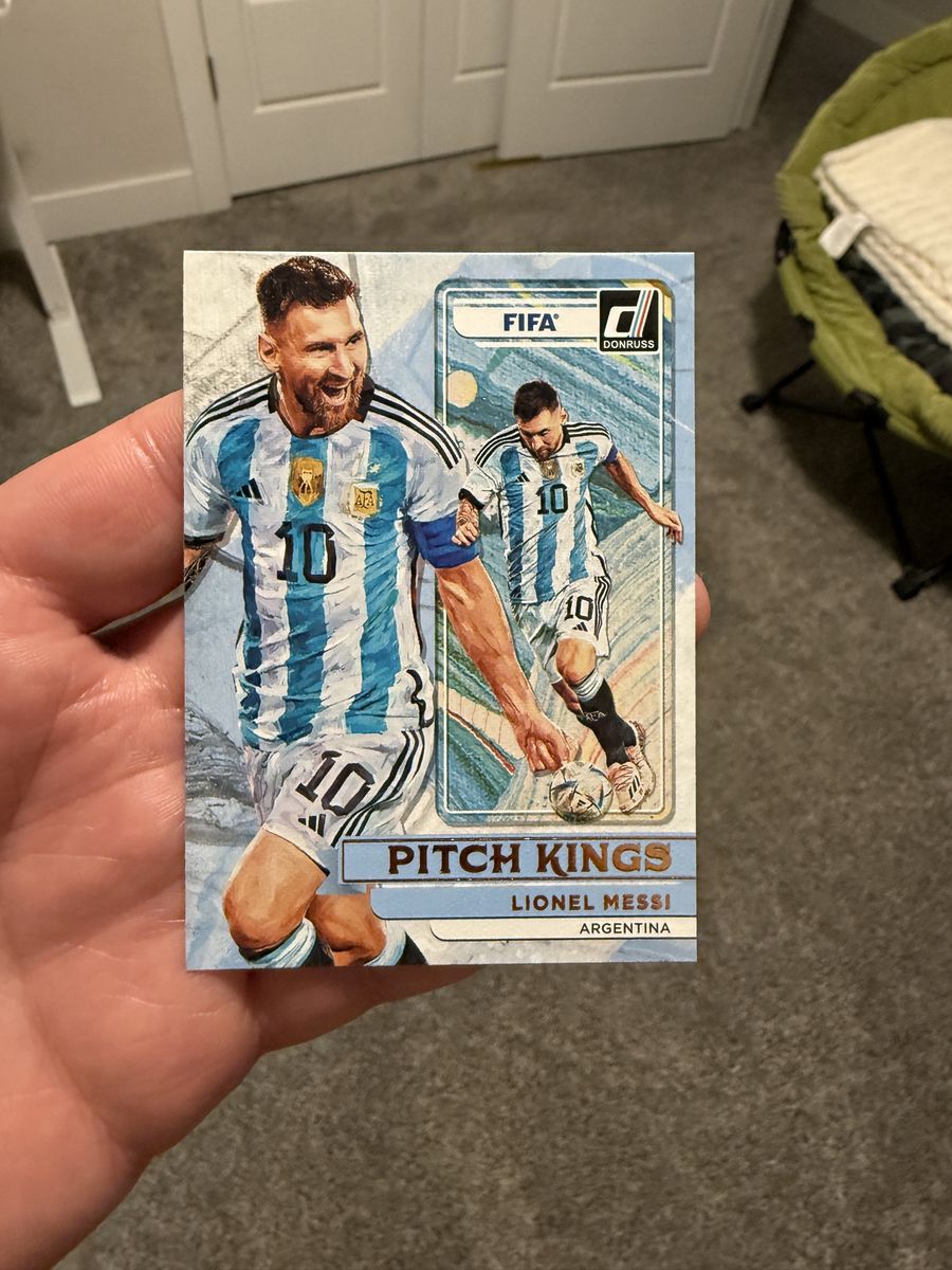 2022-23 Panini Donruss Soccer Lionel Messi Pitch Kings #1 Card - Argentina