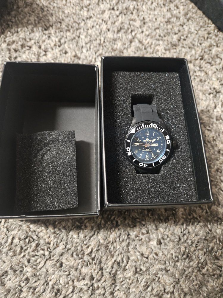 New Black Casual Dive Watch with Silicone Strap - Stylish & Durable