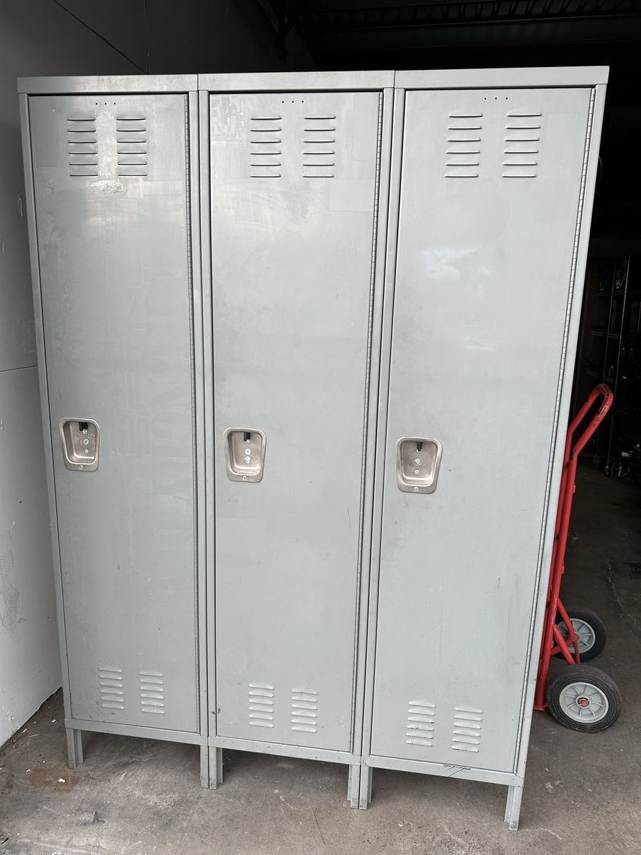 Extra Wide Lockers Bank Of 3