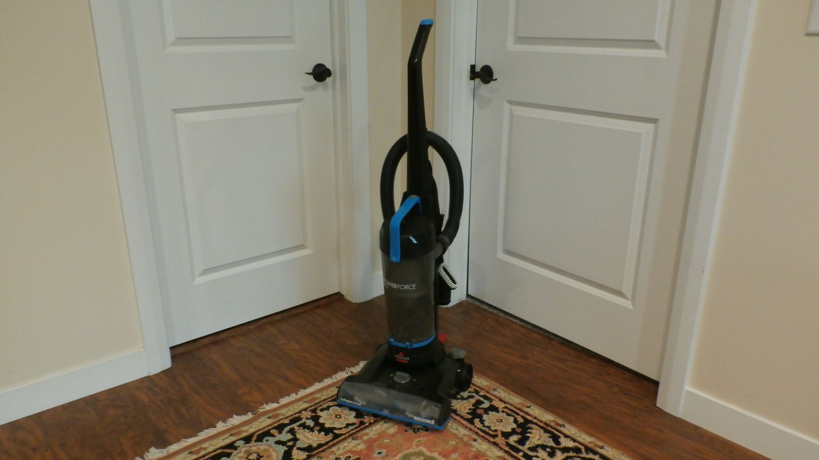 BISSELL PowerForce Helix, Bagless, Upright Vacuum