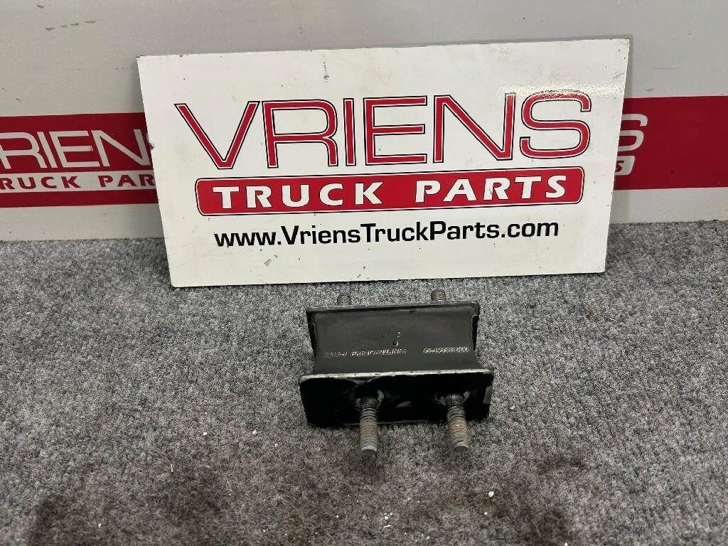 Freightliner M2 Isolator, Part # 05-19338-000