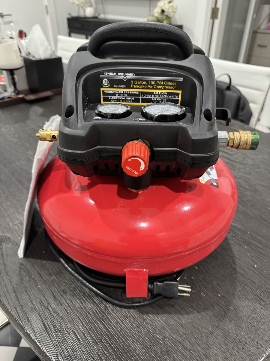 NEW 3 gallon 100 psi Compressor 