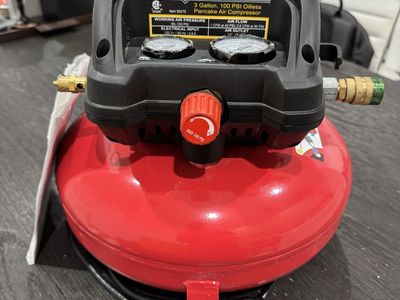 NEW 3 gallon 100 psi Compressor