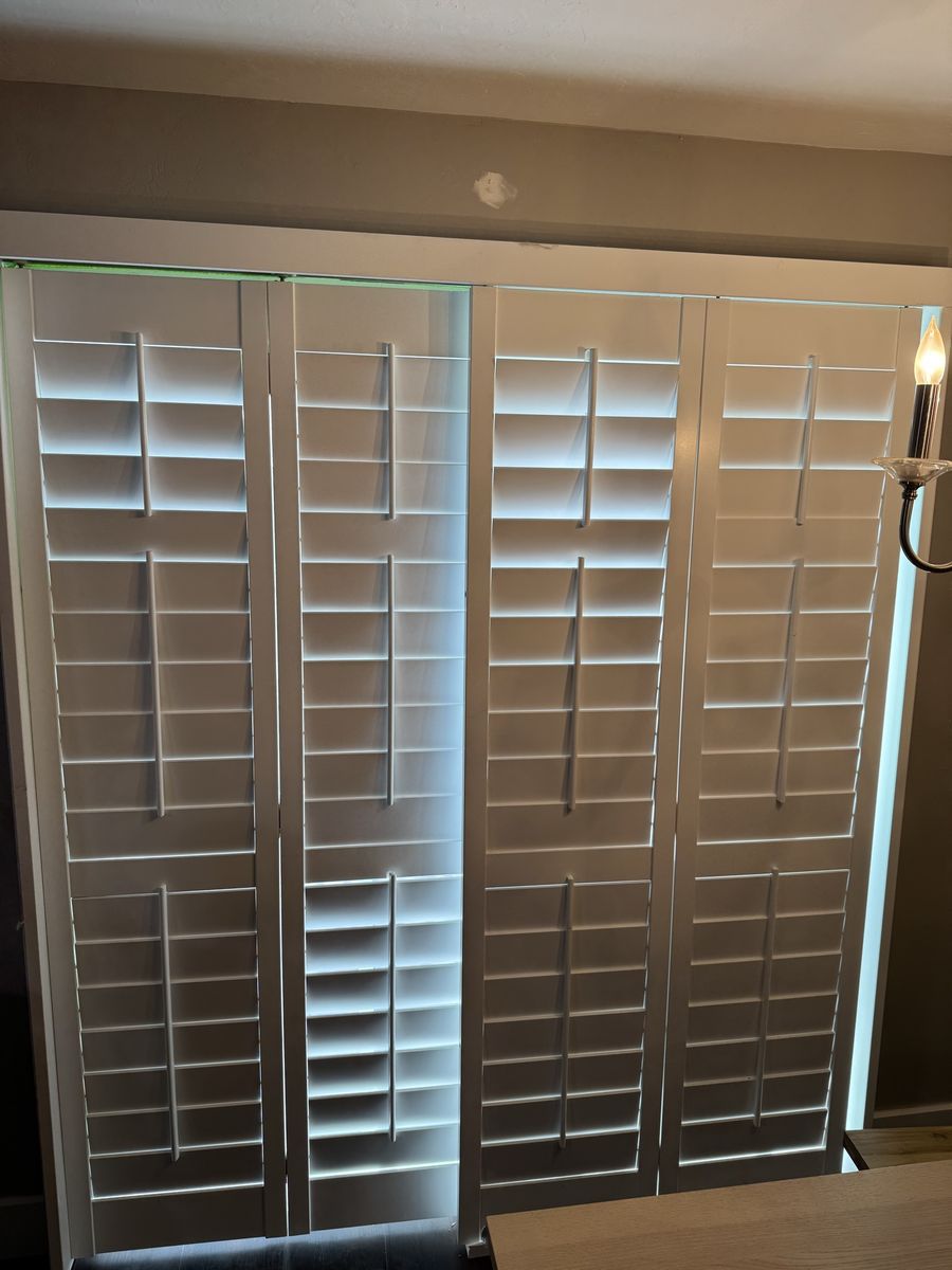 White Bi-Fold Plantation Shutters for Sliding Door/Window