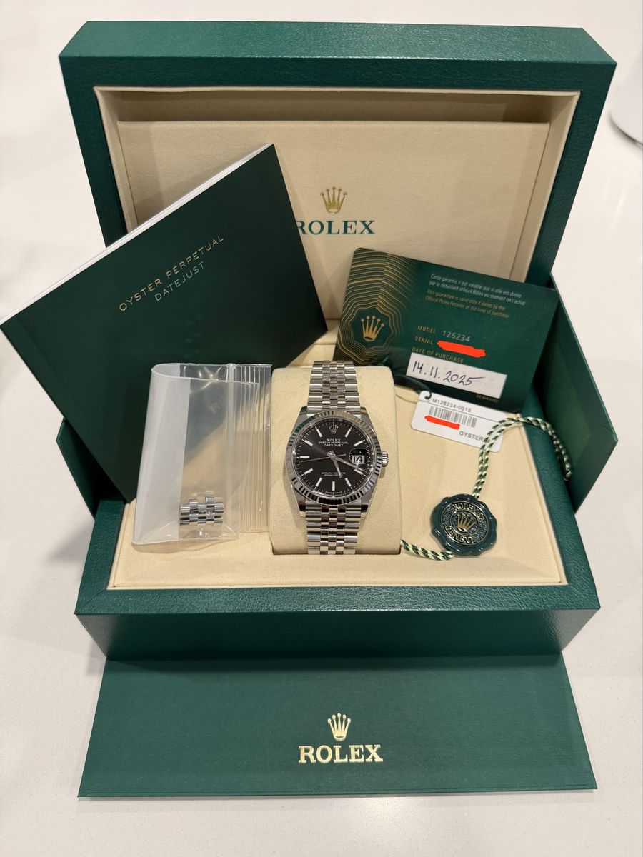 Rolex 2025 36mm Datejust Black Dial Fluted Bezel on Jubilee
