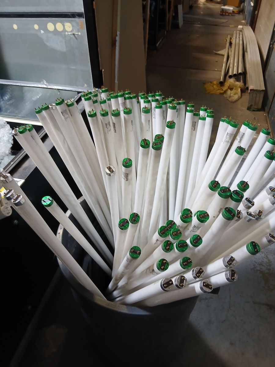 T8 fluorescent 4' light bulbs.  used