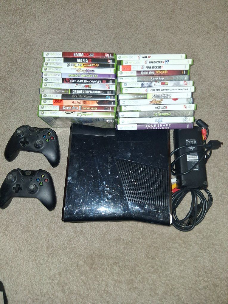 Xbox 360 Console Bundle with 2 Controllers, Power Supply & 25 Games - Mafia II, Grand Theft Auto IV...