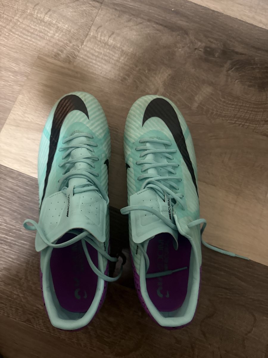 Nike Mercurial Vapor 13 Soccer Cleats Size 10.5