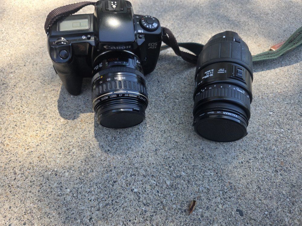 Canon EOS A2e 35mm Film Camera & Lense