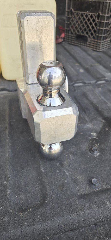 Aluminum 11 inch drop hitch