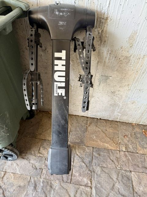 Thule Apex XT Bike Hitch Rack (holds up to TWO Bikes)