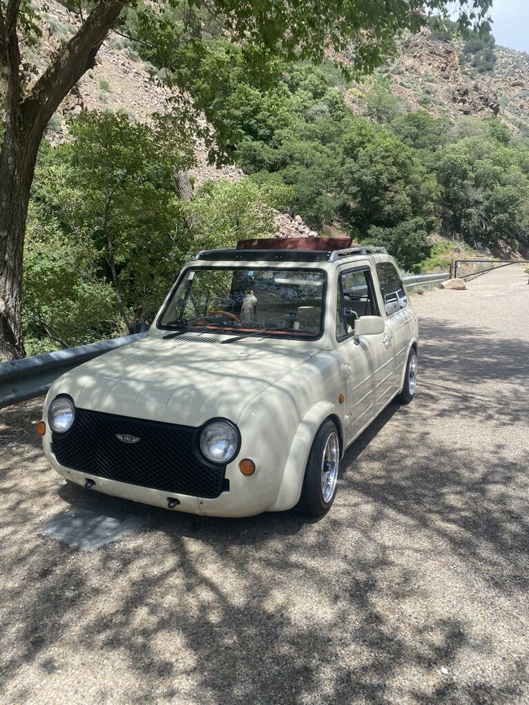 1990 Nissan Pao