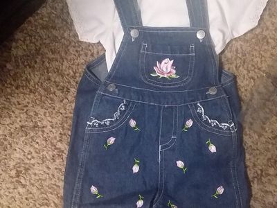 EMBROIDERED SHORT OVERALLS AND SHIRT..12 MOS.