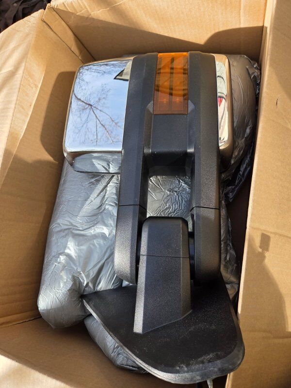 gmc sierra driver side mirror $200 OBO