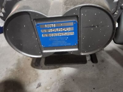 Industrial vacuum pump