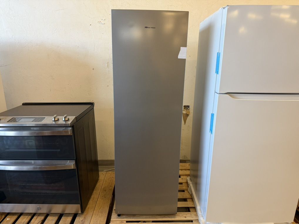 New Hisense Refrigerator/Freezer