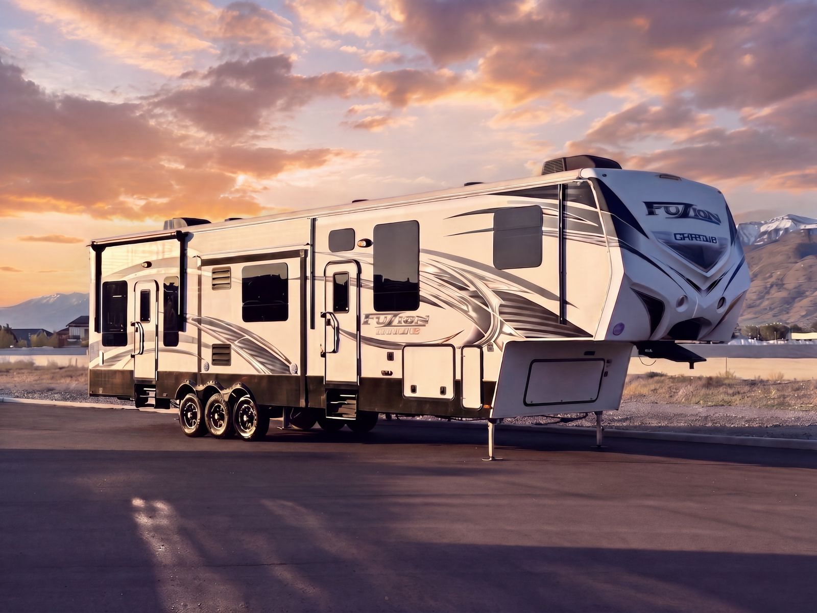 2014 Keystone Fuzion Chrome