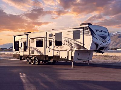 2014 Keystone Fuzion Chrome