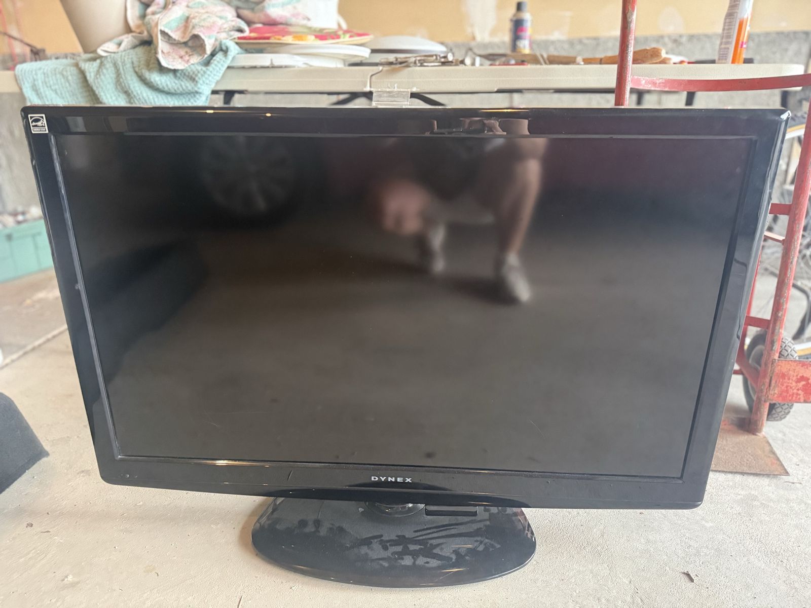 Dynex 40 inch television 
