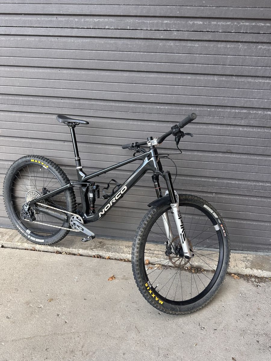 Large Norco Fluid Carbon- Rockshox Ultimate - AXS Build